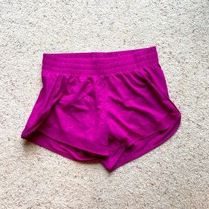 Brand new Athleta printed mesh racer run shorts 4”